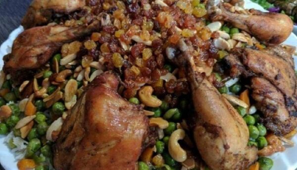 رز وبازلاء بالدجاج من مطعم الترك